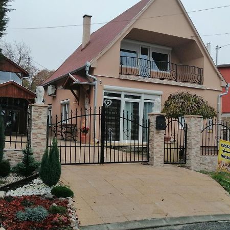 זלקרוס Erna Apartman מראה חיצוני תמונה
