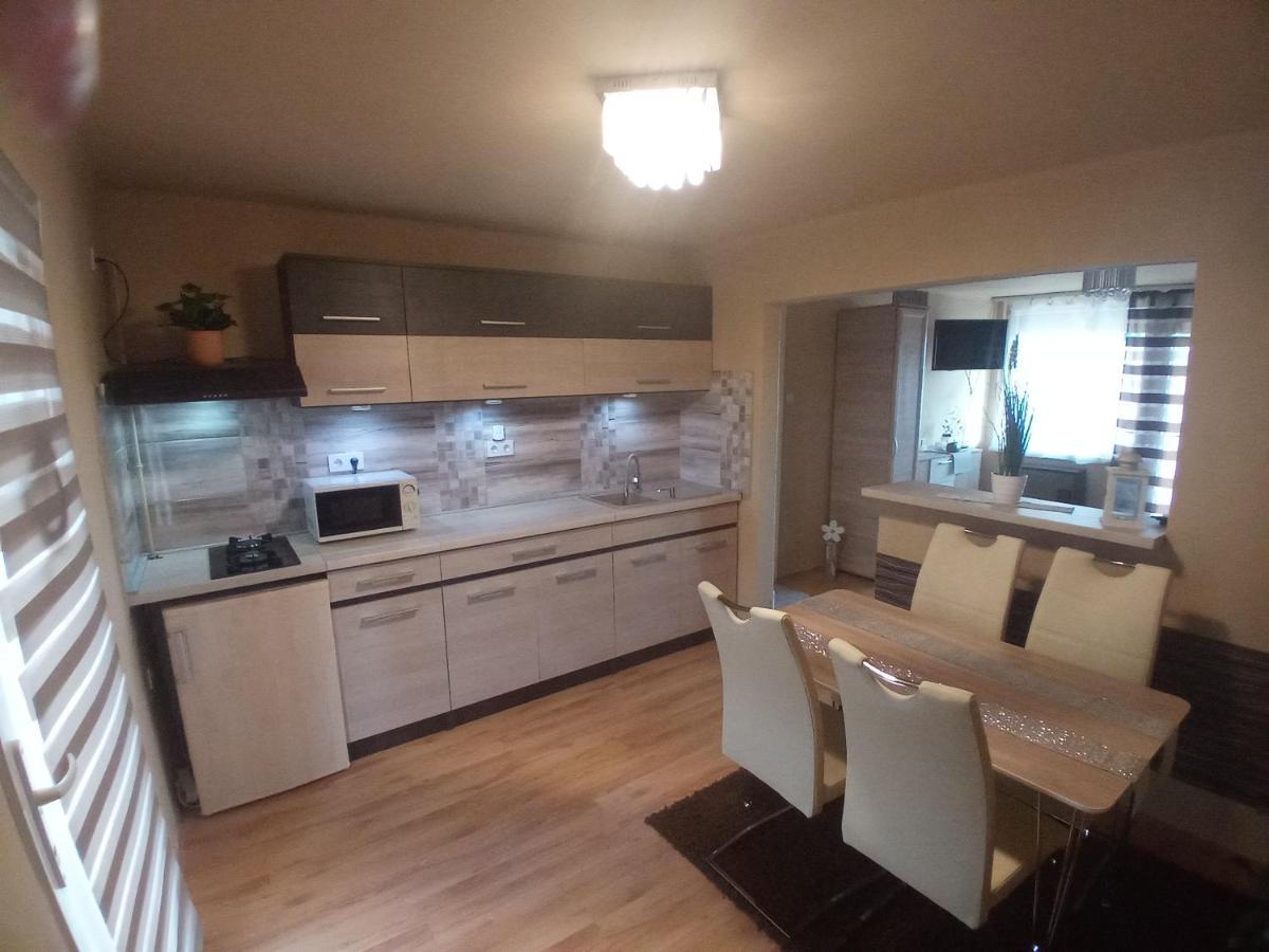 זלקרוס Erna Apartman מראה חיצוני תמונה