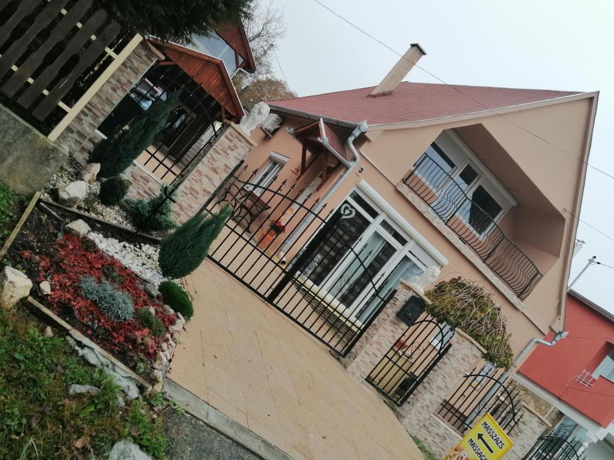זלקרוס Erna Apartman מראה חיצוני תמונה