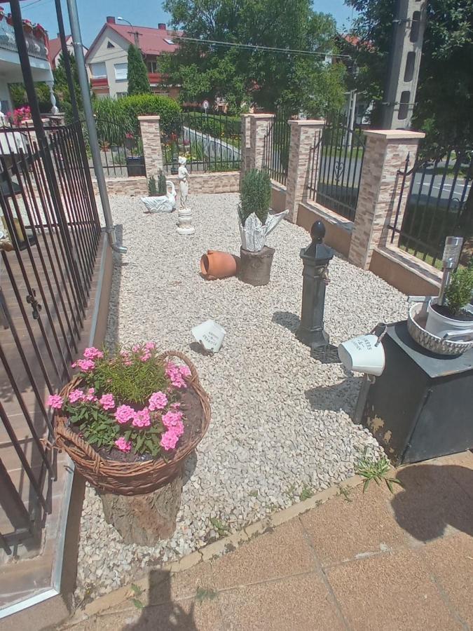 זלקרוס Erna Apartman מראה חיצוני תמונה